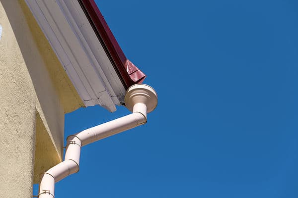 https://kclroofing.co.uk/wp-content/uploads/2016/09/Downpipe-Repair-1.jpg